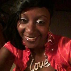 Meet your Posher, Latoya